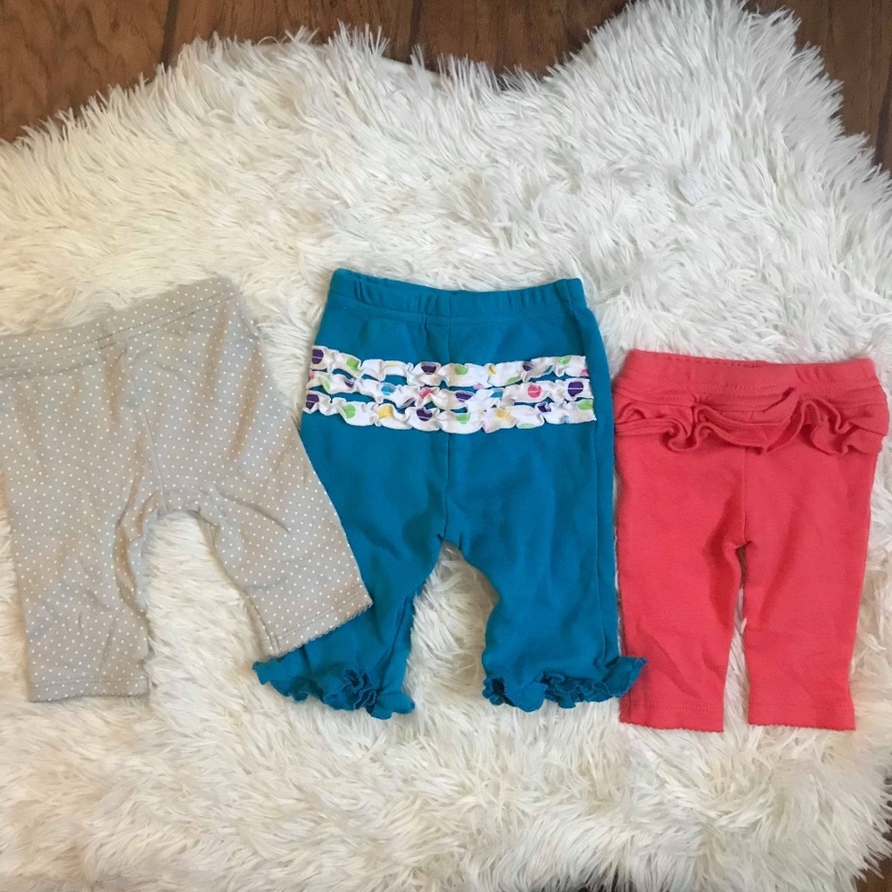 Set of 3 Newborn Onesie Outfits - Picture 3 of 8
